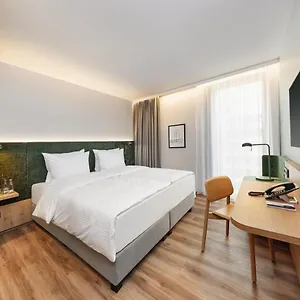 H+ Frankfurt 4*, 에슈본 독일